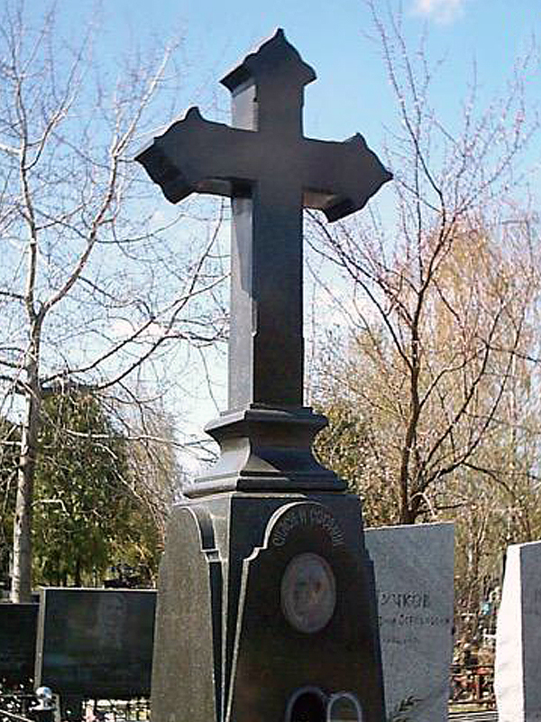 Памятник с крестом 12