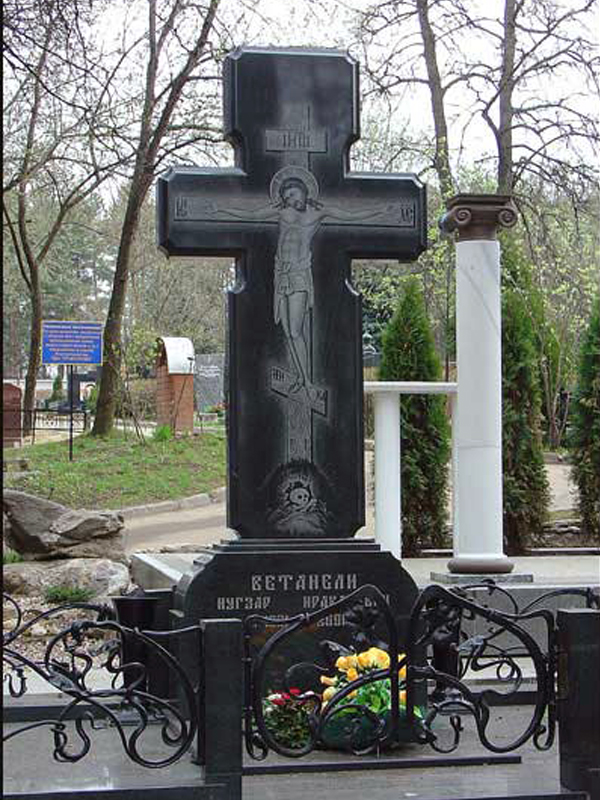Памятник с крестом 15