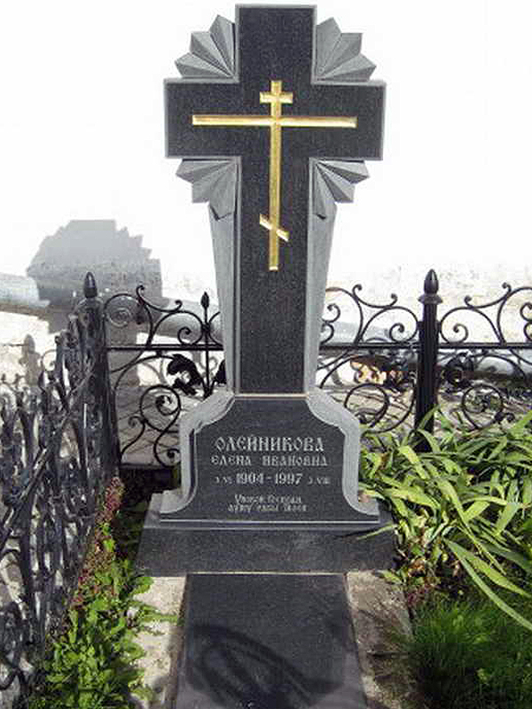 Памятник с крестом 11