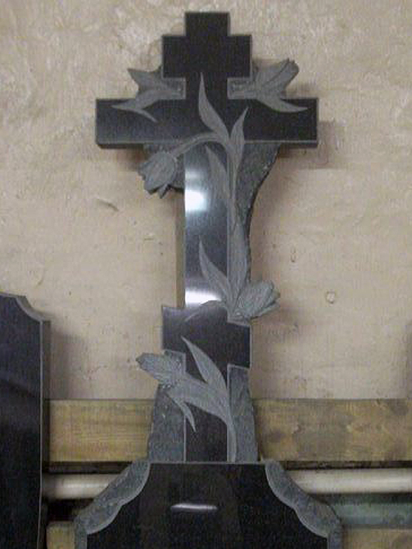 Памятник с крестом 13